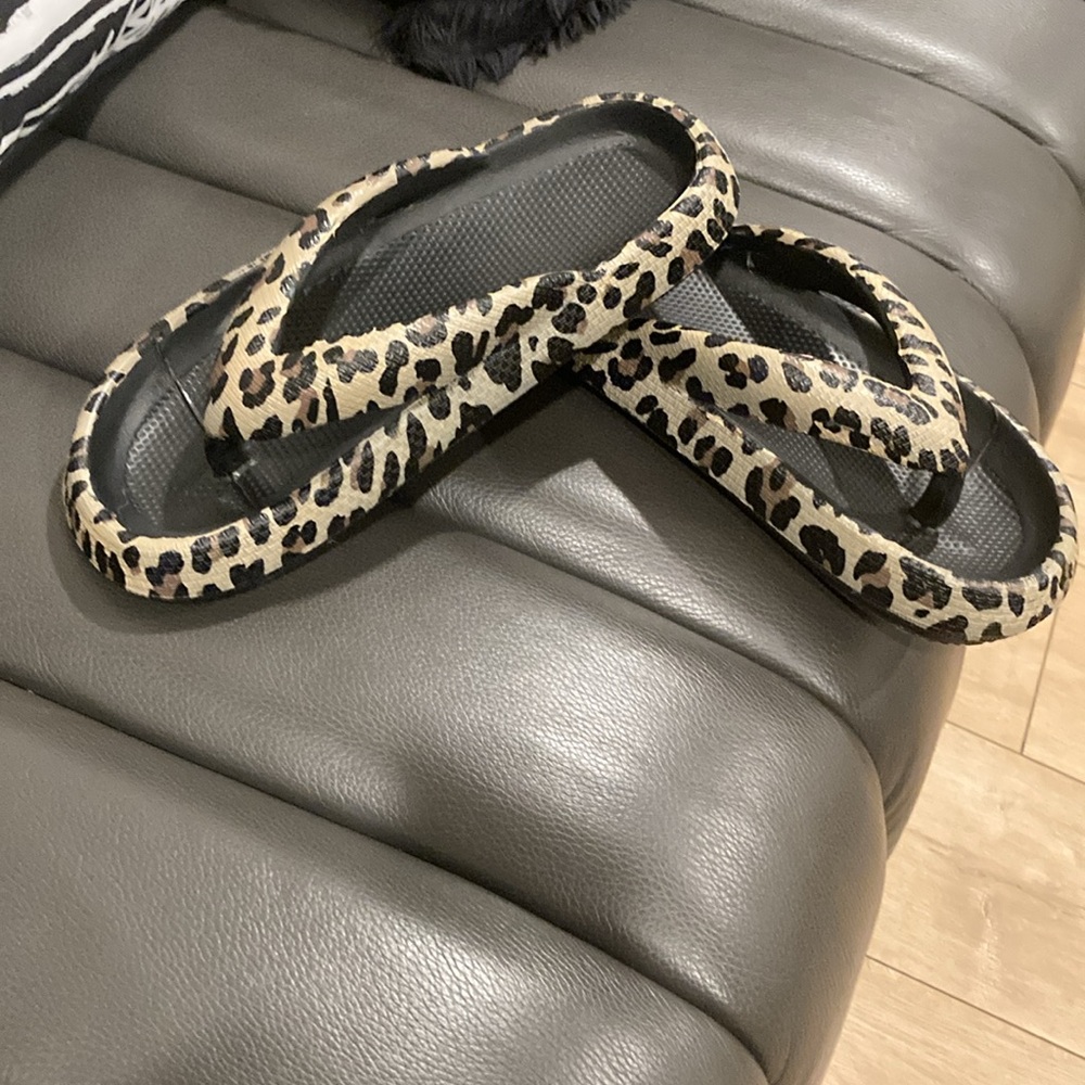 Eva Flip flops Fashion Leopard Size 9